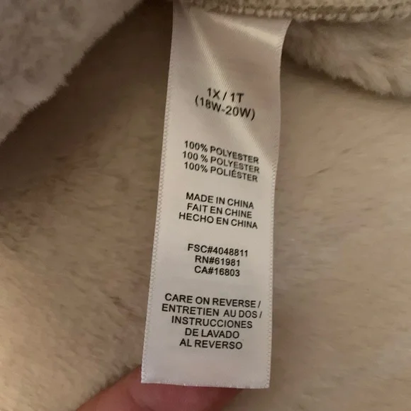 Beige Signature Collection Brand New - Picture 2 of 3